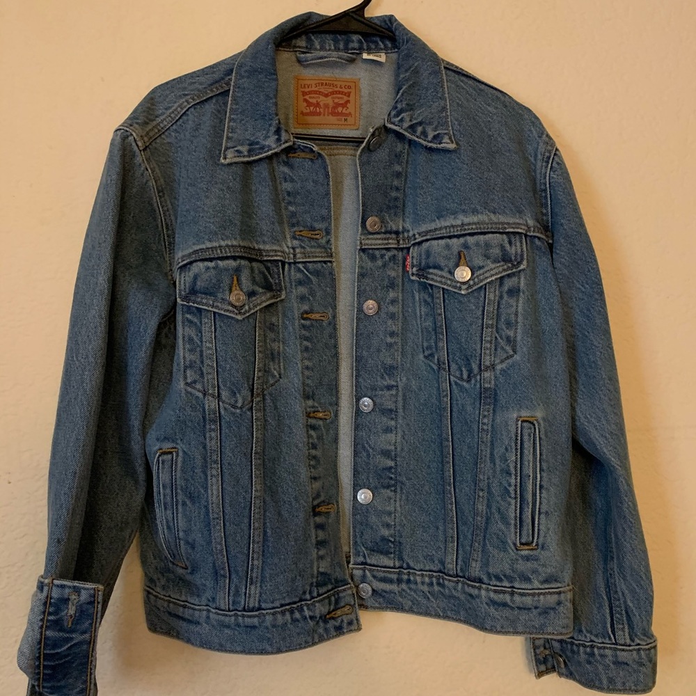 PRICE DROP Levi’s - Classic Denim Jacket